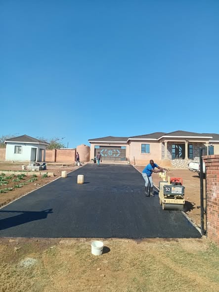 Martin Tar Driveway team on site